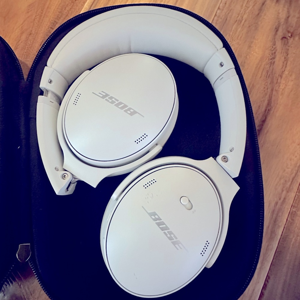 Bose Quiet Comfort Wireless Bluetooth Noise Canceling Over Ear Headphones White - Picture 4 of 5